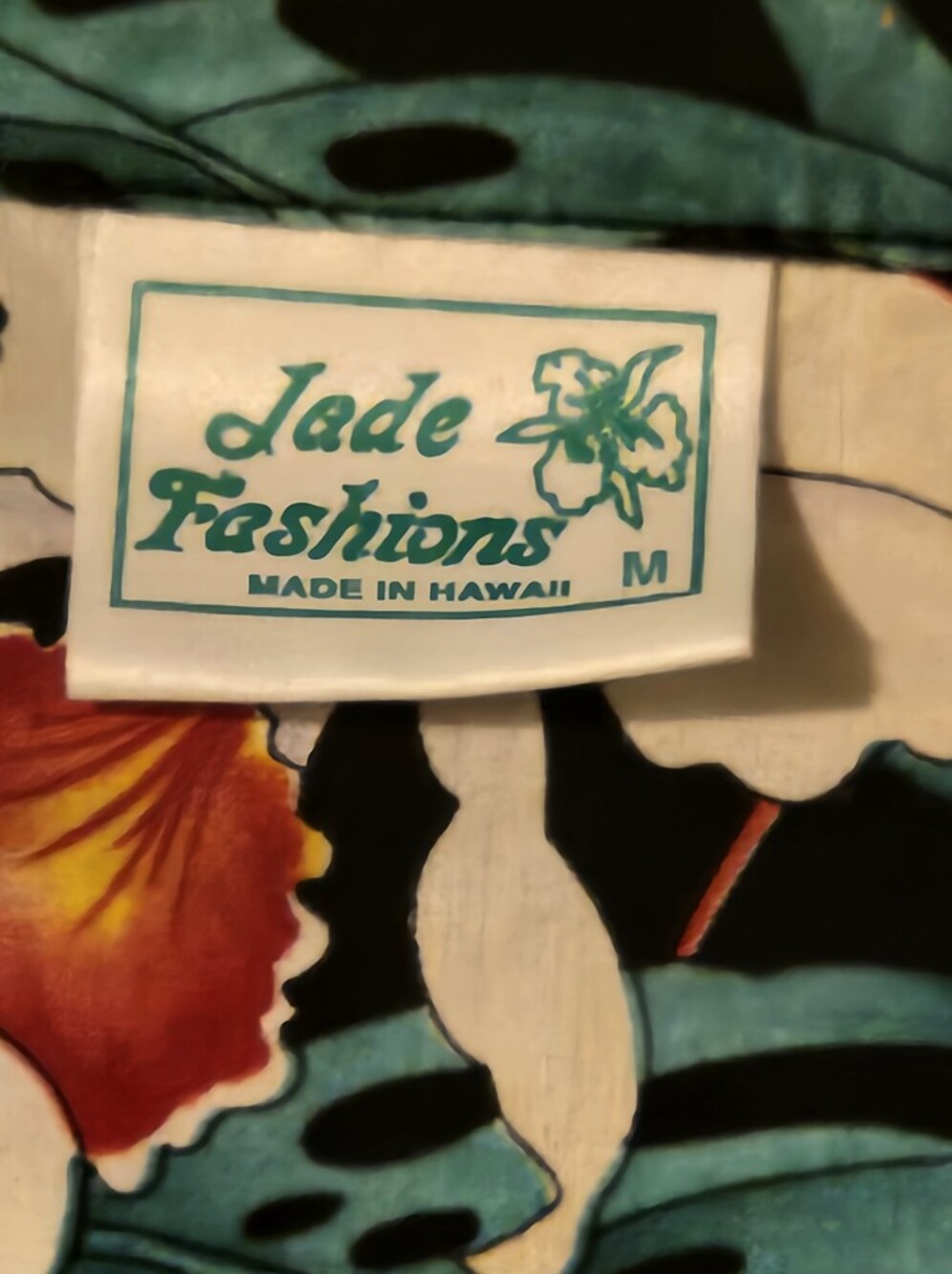 Vtg Hawaiian Black & Blue Tropical Floral Short Sleeve Shirt w/ Red Parrot Sz M - Picture 4 of 4